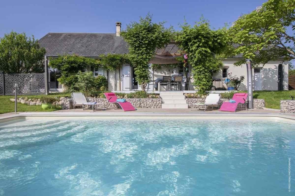 Au Coeur Du Bien-Etre, Gite Avec Piscine Chauffee Et Couverte, Spa, Sauna, Massages Vila Monteaux Exterior foto